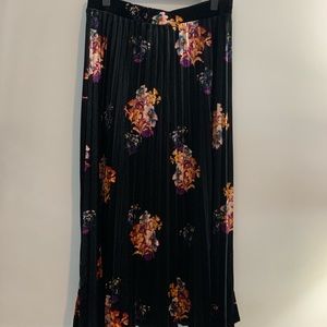 Maeve Floral Pleated Velvet Skirt